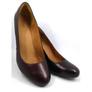 Clarks Artisan textured burgundy wedges size 10M